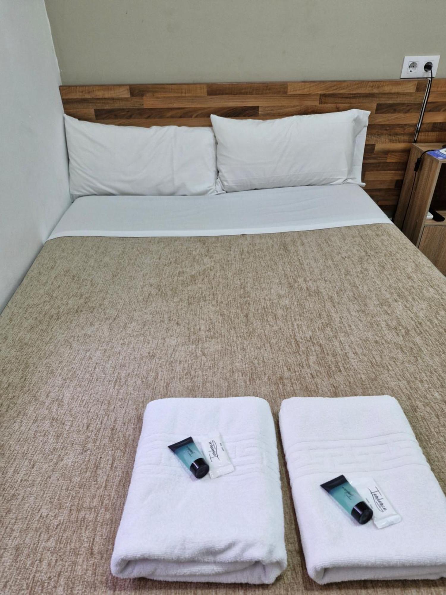 Hostal Elkano Barcelona Eksteriør bilde